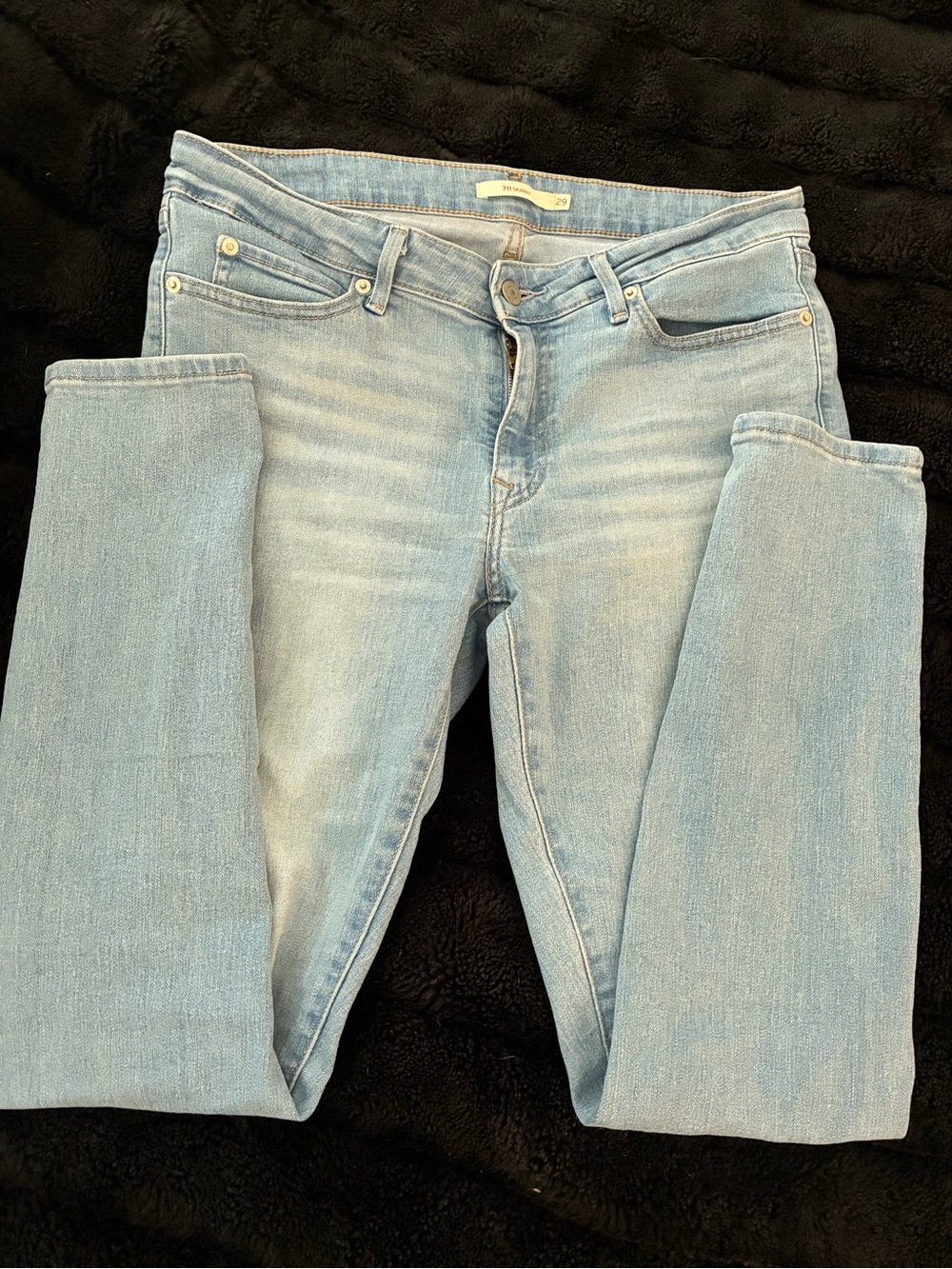 NWOT Light-wash Levi's 711 Skinny jeans size 29